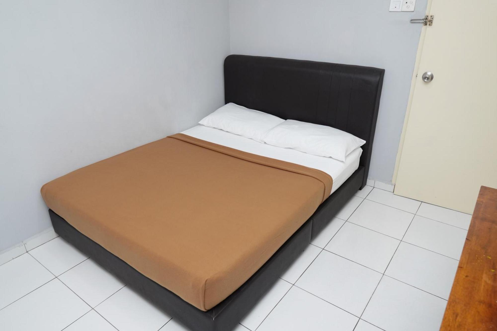 Hotel Sixty Nine Джохор Бахру Екстериор снимка